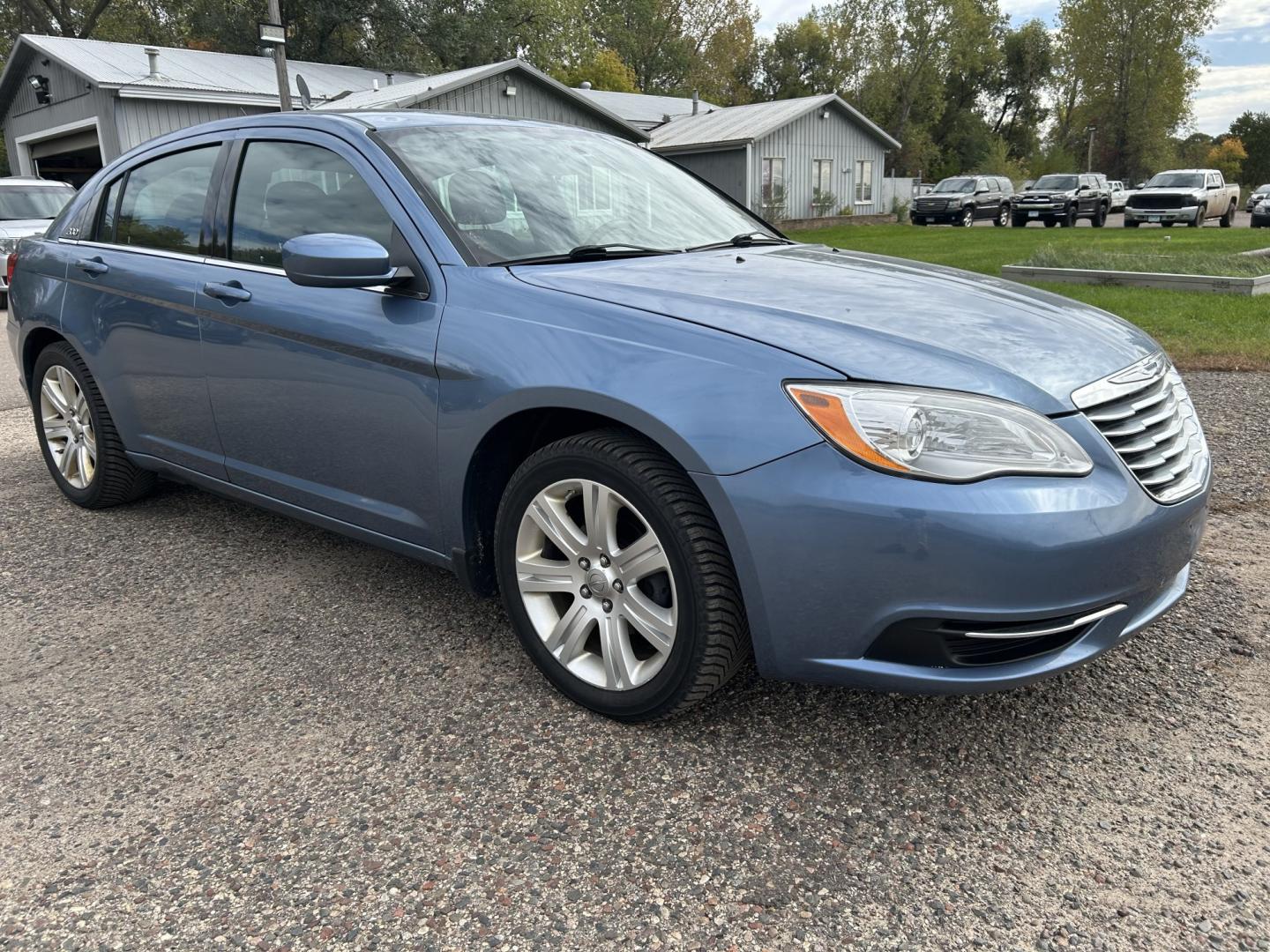 2011 Chrysler 200 Touring (1C3BC1FB3BN) with an 2.4L L4 DOHC 16V engine, 6-Speed Automatic transmission, located at 17255 hwy 65 NE, Ham Lake, MN, 55304, 0.000000, 0.000000- Photo#2