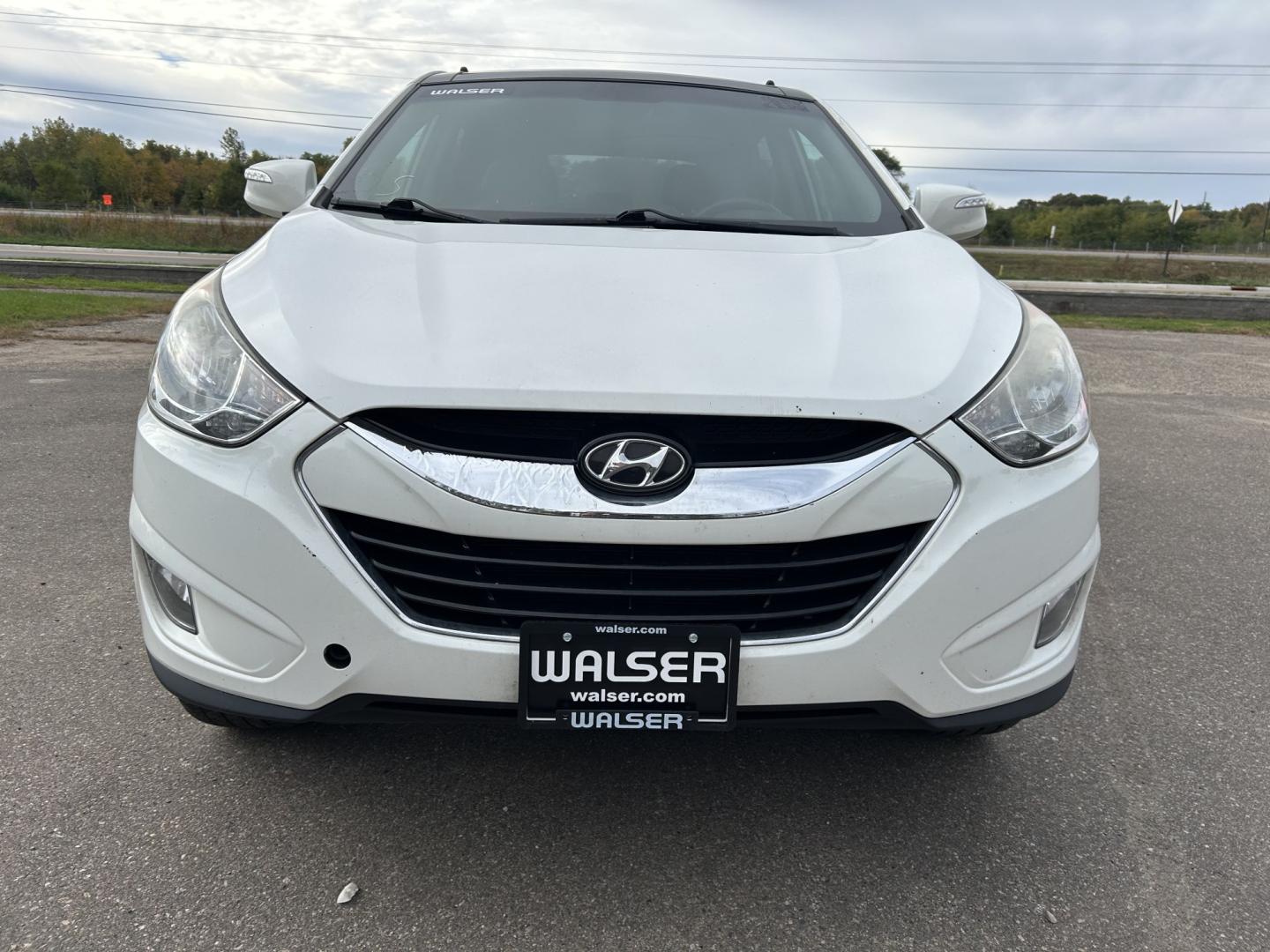 2013 Hyundai Tucson Limited Auto AWD (KM8JUCACXDU) with an 2.4L L4 DOHC 16V engine, 6-Speed Automatic transmission, located at 17255 hwy 65 NE, Ham Lake, MN, 55304, 0.000000, 0.000000- Photo#1