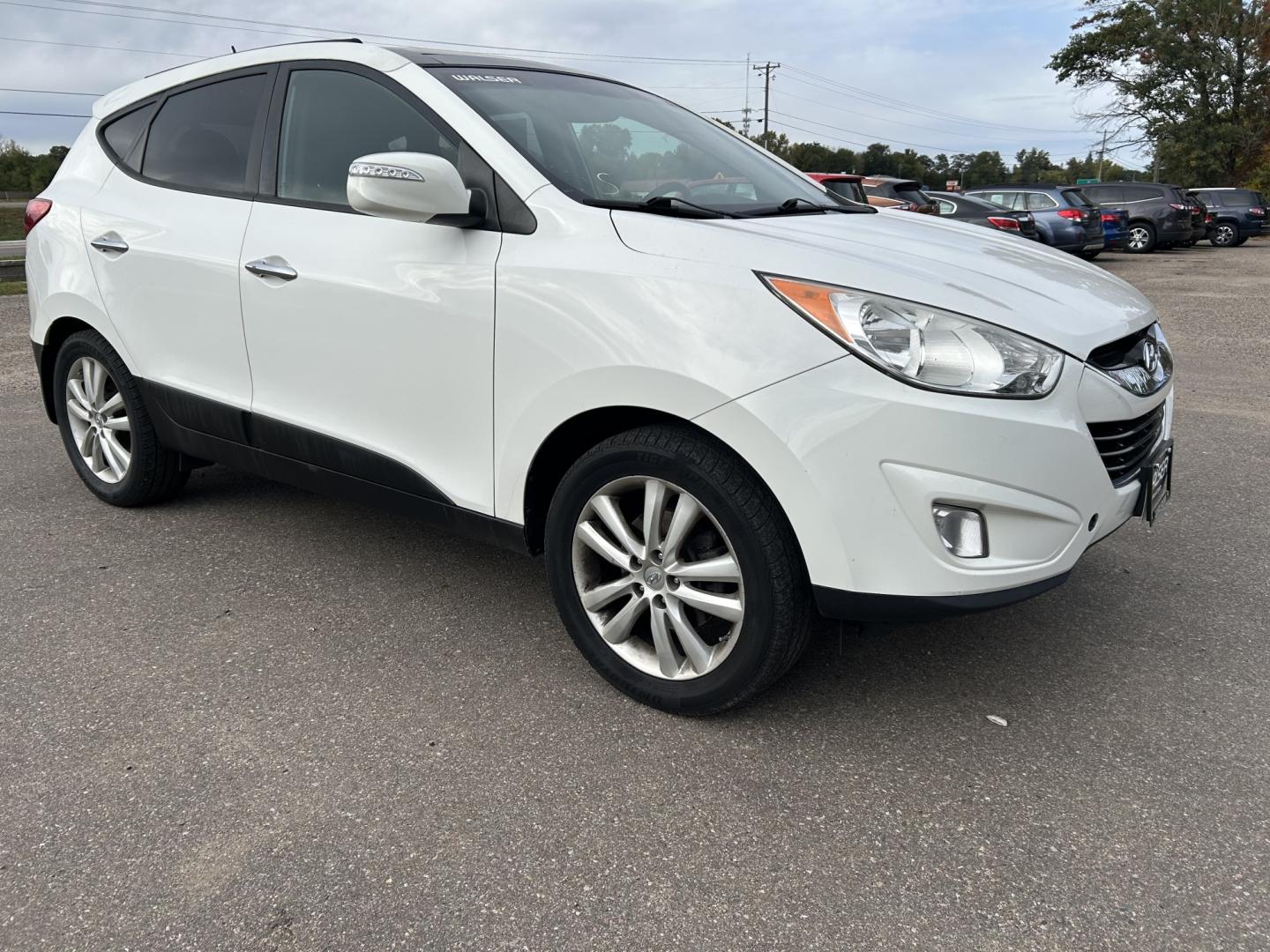 2013 Hyundai Tucson Limited Auto AWD (KM8JUCACXDU) with an 2.4L L4 DOHC 16V engine, 6-Speed Automatic transmission, located at 17255 hwy 65 NE, Ham Lake, MN, 55304, 0.000000, 0.000000- Photo#2