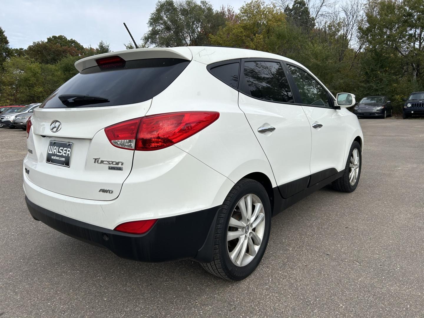 2013 Hyundai Tucson Limited Auto AWD (KM8JUCACXDU) with an 2.4L L4 DOHC 16V engine, 6-Speed Automatic transmission, located at 17255 hwy 65 NE, Ham Lake, MN, 55304, 0.000000, 0.000000- Photo#4