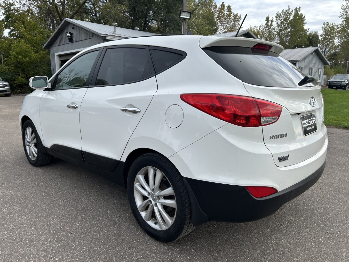 2013 Hyundai Tucson Limited Auto AWD (KM8JUCACXDU) with an 2.4L L4 DOHC 16V engine, 6-Speed Automatic transmission, located at 17255 hwy 65 NE, Ham Lake, MN, 55304, 0.000000, 0.000000- Photo#6