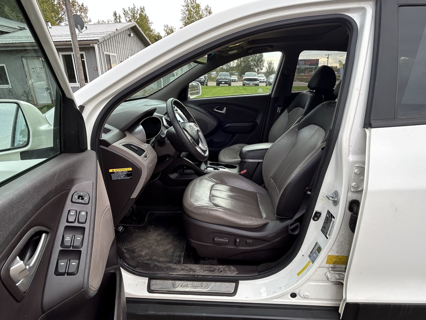 2013 Hyundai Tucson Limited Auto AWD (KM8JUCACXDU) with an 2.4L L4 DOHC 16V engine, 6-Speed Automatic transmission, located at 17255 hwy 65 NE, Ham Lake, MN, 55304, 0.000000, 0.000000- Photo#9