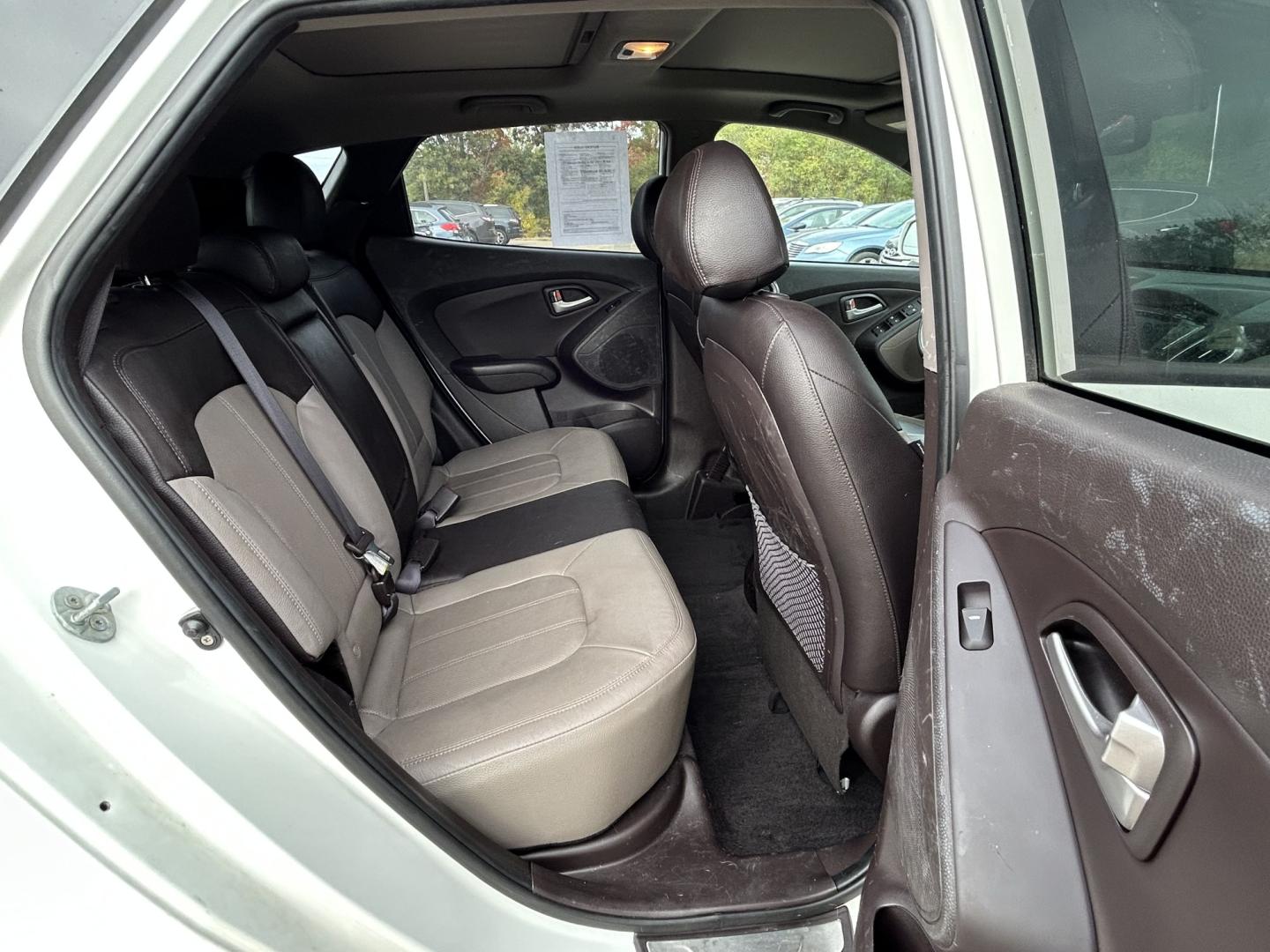 2013 Hyundai Tucson Limited Auto AWD (KM8JUCACXDU) with an 2.4L L4 DOHC 16V engine, 6-Speed Automatic transmission, located at 17255 hwy 65 NE, Ham Lake, MN, 55304, 0.000000, 0.000000- Photo#13