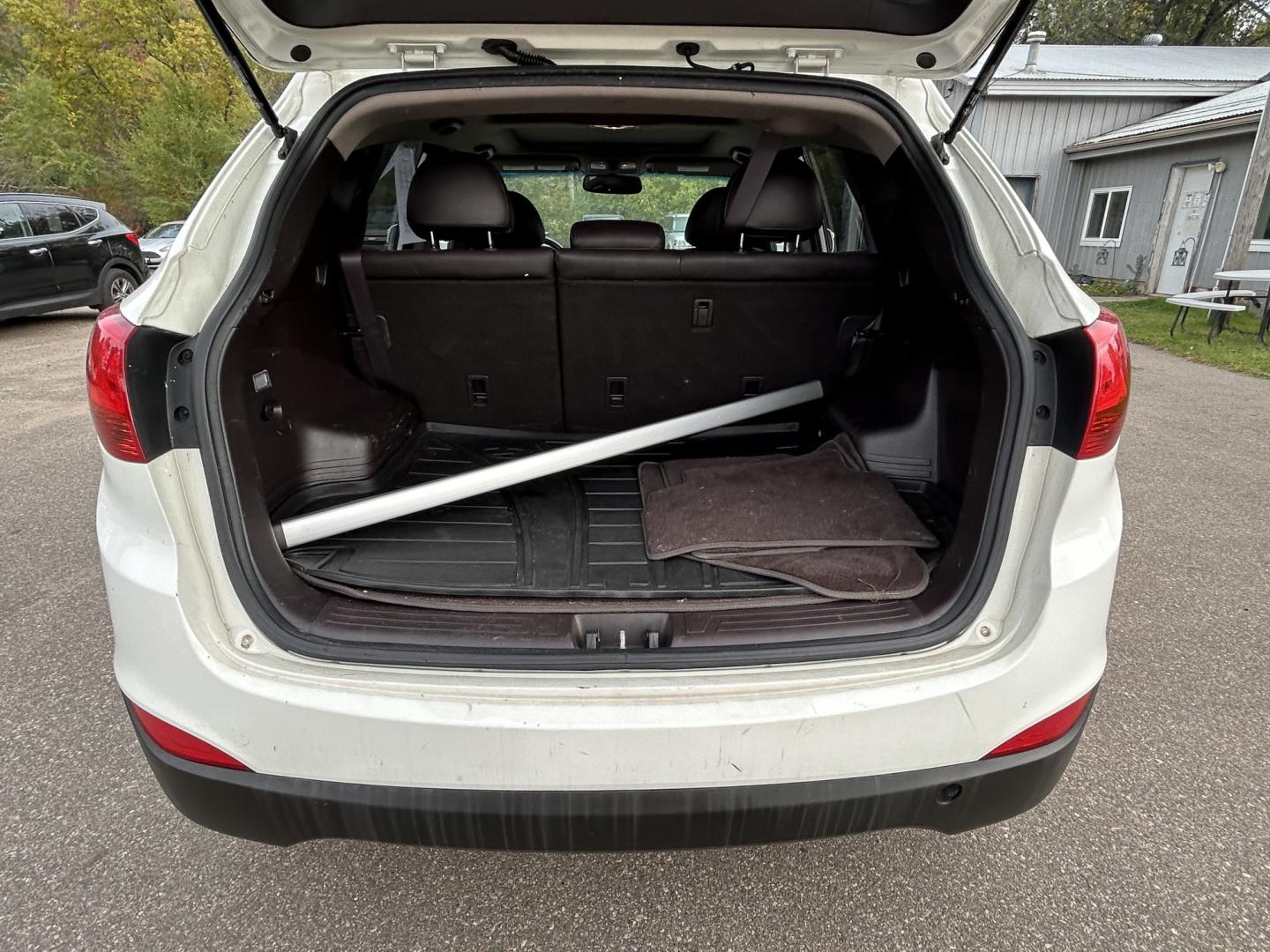 2013 Hyundai Tucson Limited Auto AWD (KM8JUCACXDU) with an 2.4L L4 DOHC 16V engine, 6-Speed Automatic transmission, located at 17255 hwy 65 NE, Ham Lake, MN, 55304, 0.000000, 0.000000- Photo#16