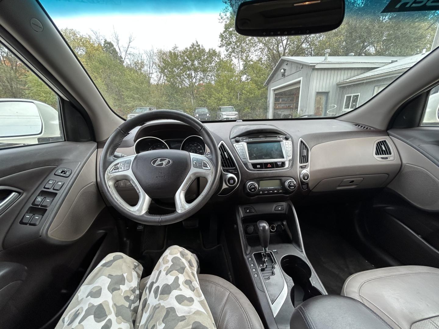 2013 Hyundai Tucson Limited Auto AWD (KM8JUCACXDU) with an 2.4L L4 DOHC 16V engine, 6-Speed Automatic transmission, located at 17255 hwy 65 NE, Ham Lake, MN, 55304, 0.000000, 0.000000- Photo#17