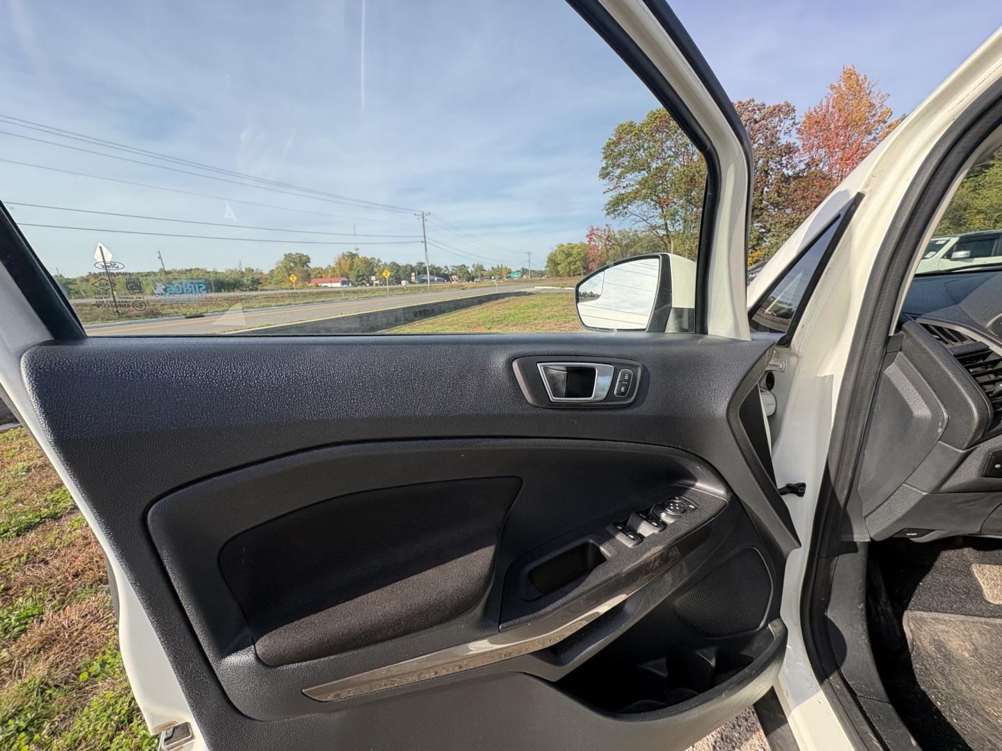 2019 Ford EcoSport SE AWD (MAJ6S3GL1KC) with an 2.0L L4 DOHC 16V engine, 6A transmission, located at 17255 hwy 65 NE, Ham Lake, MN, 55304, 0.000000, 0.000000- Photo#8