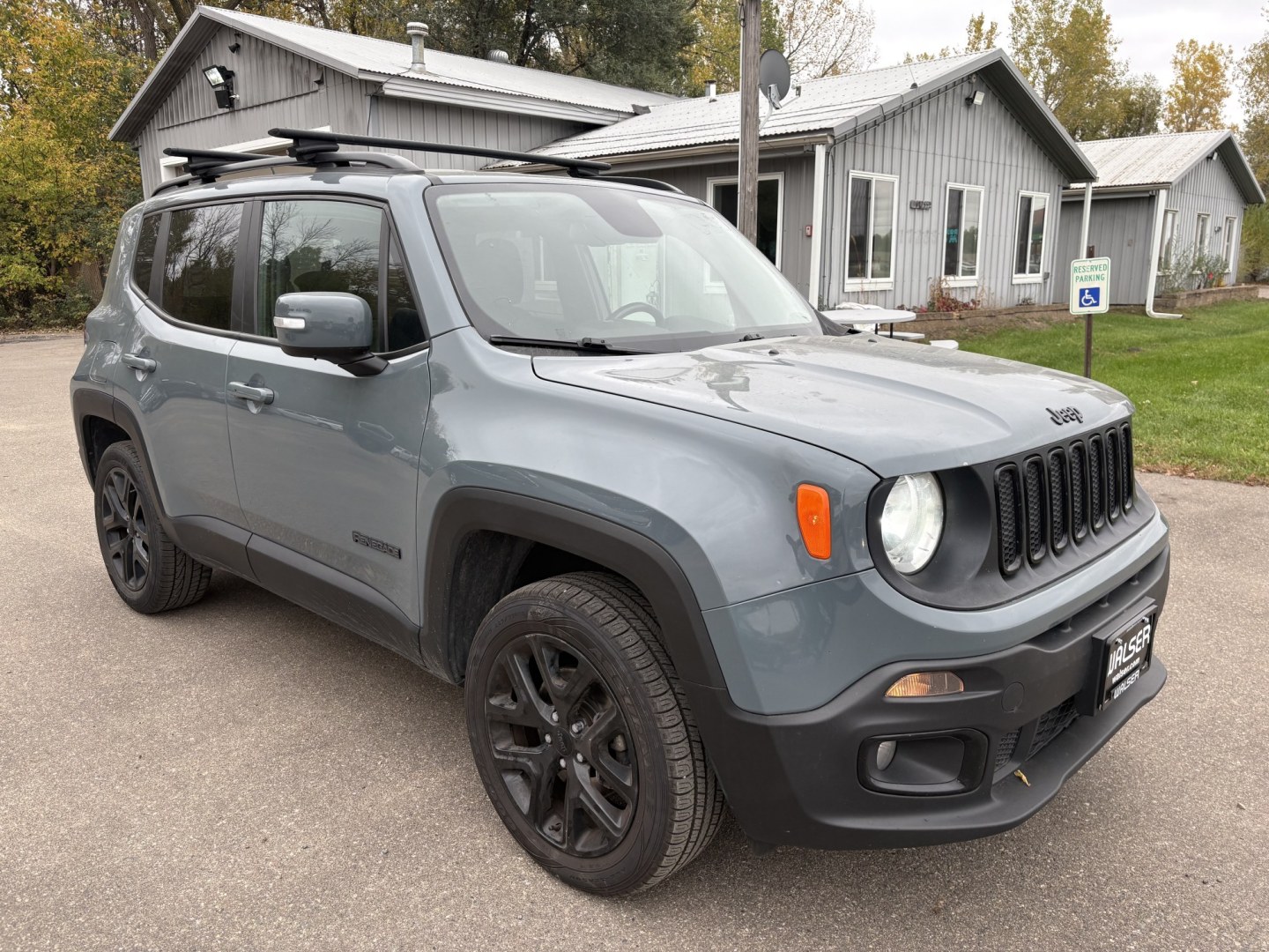 2017 Jeep Renegade Latitude 4WD (ZACCJBBB8HP) with an 2.4L L4 DOHC 16V engine, 6M transmission, located at 17255 hwy 65 NE, Ham Lake, MN, 55304, 0.000000, 0.000000- Photo#6