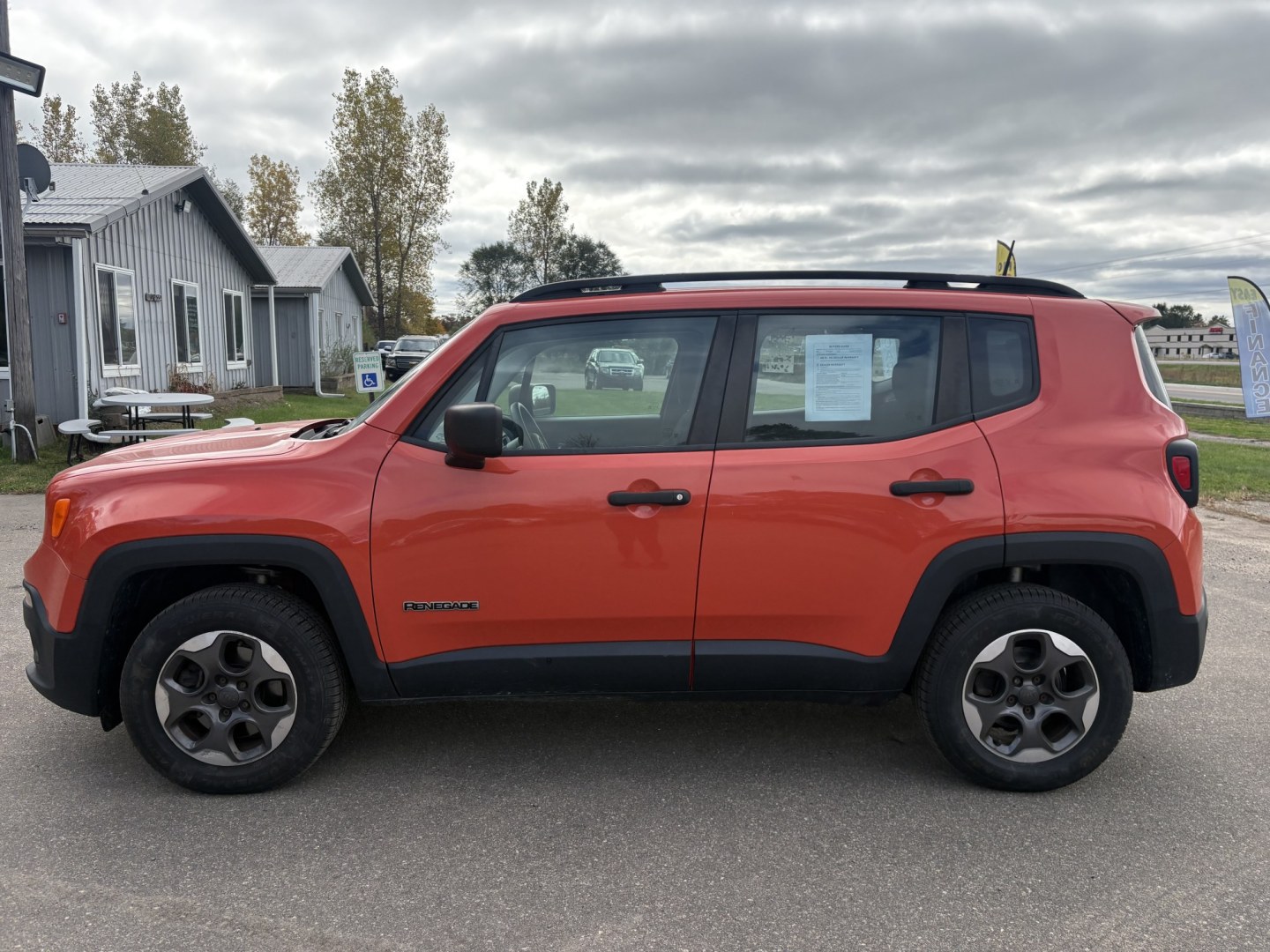 2015 Jeep Renegade Sport 4WD (ZACCJBATXFP) with an 2.4L L4 engine, 6M transmission, located at 17255 hwy 65 NE, Ham Lake, MN, 55304, 0.000000, 0.000000- Photo#1