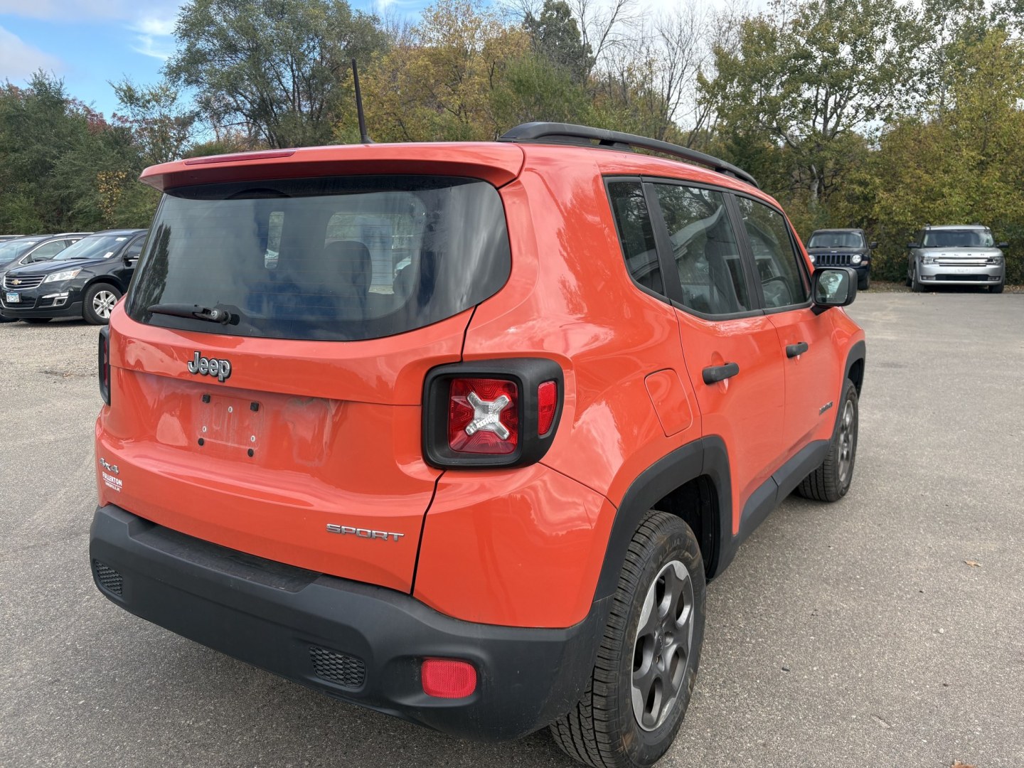 2015 Jeep Renegade Sport 4WD (ZACCJBATXFP) with an 2.4L L4 engine, 6M transmission, located at 17255 hwy 65 NE, Ham Lake, MN, 55304, 0.000000, 0.000000- Photo#4