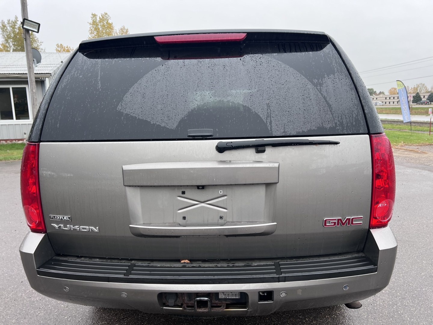 2009 GMC Yukon SLT-1 4WD (1GKFK33049R) with an 5.3L V8 OHV 16V FFV engine, 4A transmission, located at 17255 hwy 65 NE, Ham Lake, MN, 55304, 0.000000, 0.000000- Photo#5
