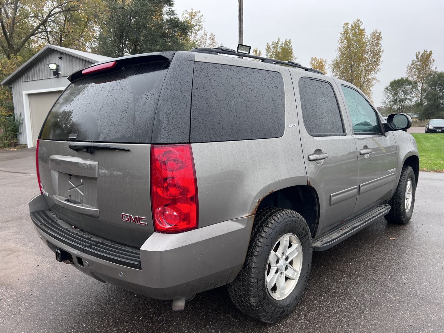 2009 GMC Yukon SLT-1 4WD (1GKFK33049R) with an 5.3L V8 OHV 16V FFV engine, 4A transmission, located at 17255 hwy 65 NE, Ham Lake, MN, 55304, 0.000000, 0.000000- Photo#4