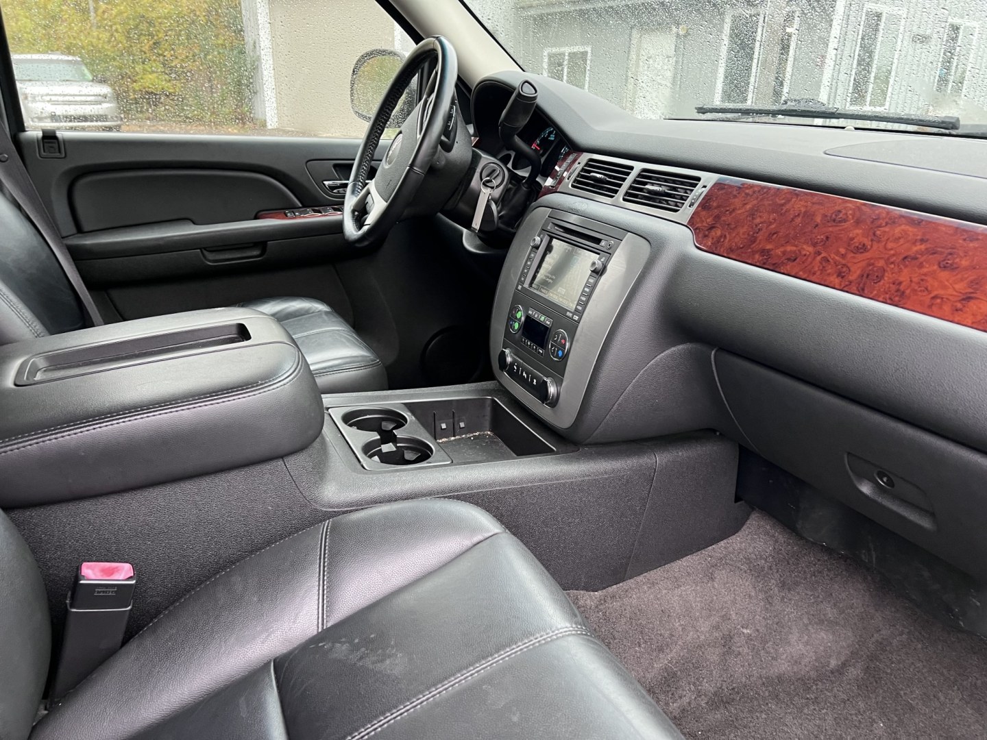 2009 GMC Yukon SLT-1 4WD (1GKFK33049R) with an 5.3L V8 OHV 16V FFV engine, 4A transmission, located at 17255 hwy 65 NE, Ham Lake, MN, 55304, 0.000000, 0.000000- Photo#16