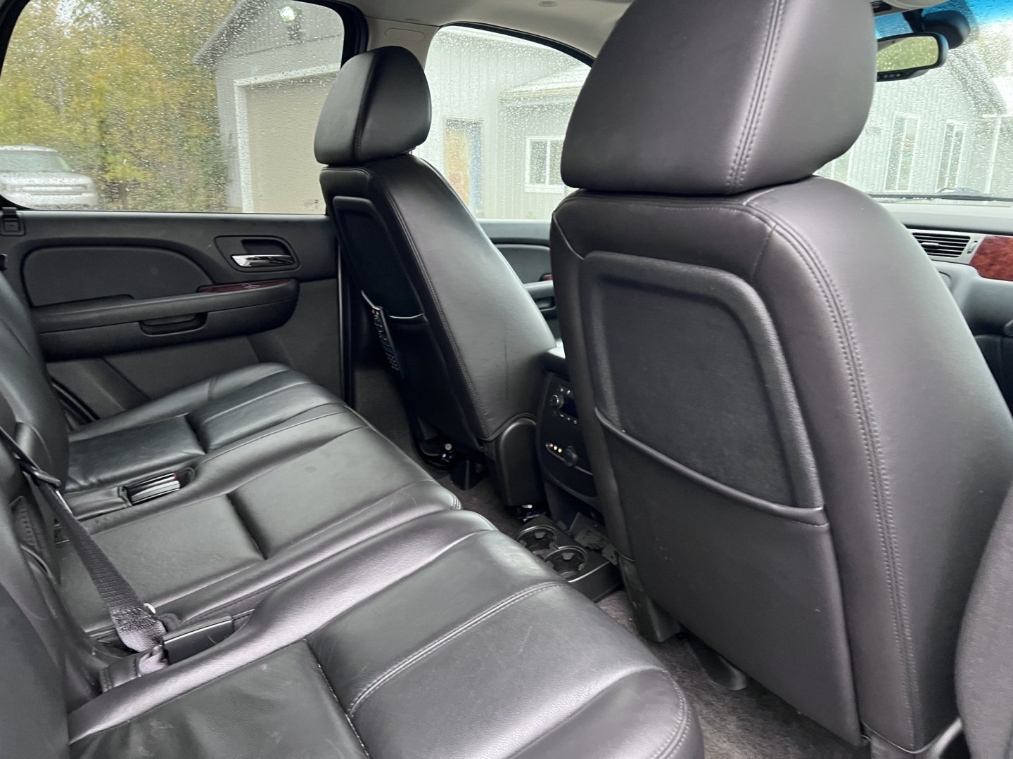 2009 GMC Yukon SLT-1 4WD (1GKFK33049R) with an 5.3L V8 OHV 16V FFV engine, 4A transmission, located at 17255 hwy 65 NE, Ham Lake, MN, 55304, 0.000000, 0.000000- Photo#19