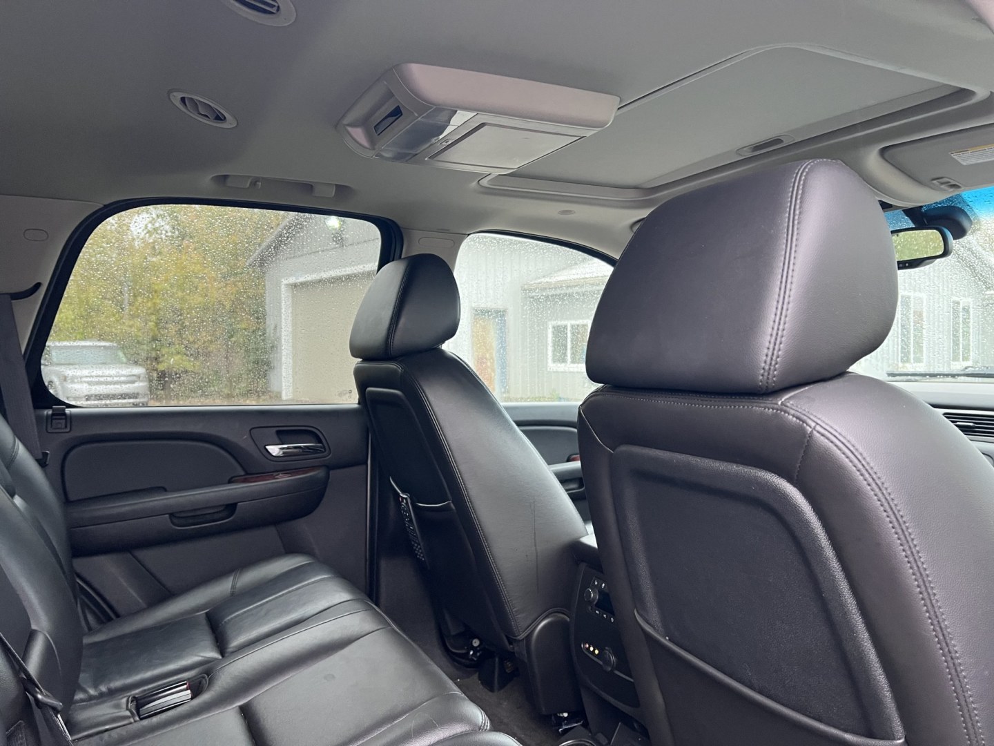2009 GMC Yukon SLT-1 4WD (1GKFK33049R) with an 5.3L V8 OHV 16V FFV engine, 4A transmission, located at 17255 hwy 65 NE, Ham Lake, MN, 55304, 0.000000, 0.000000- Photo#20