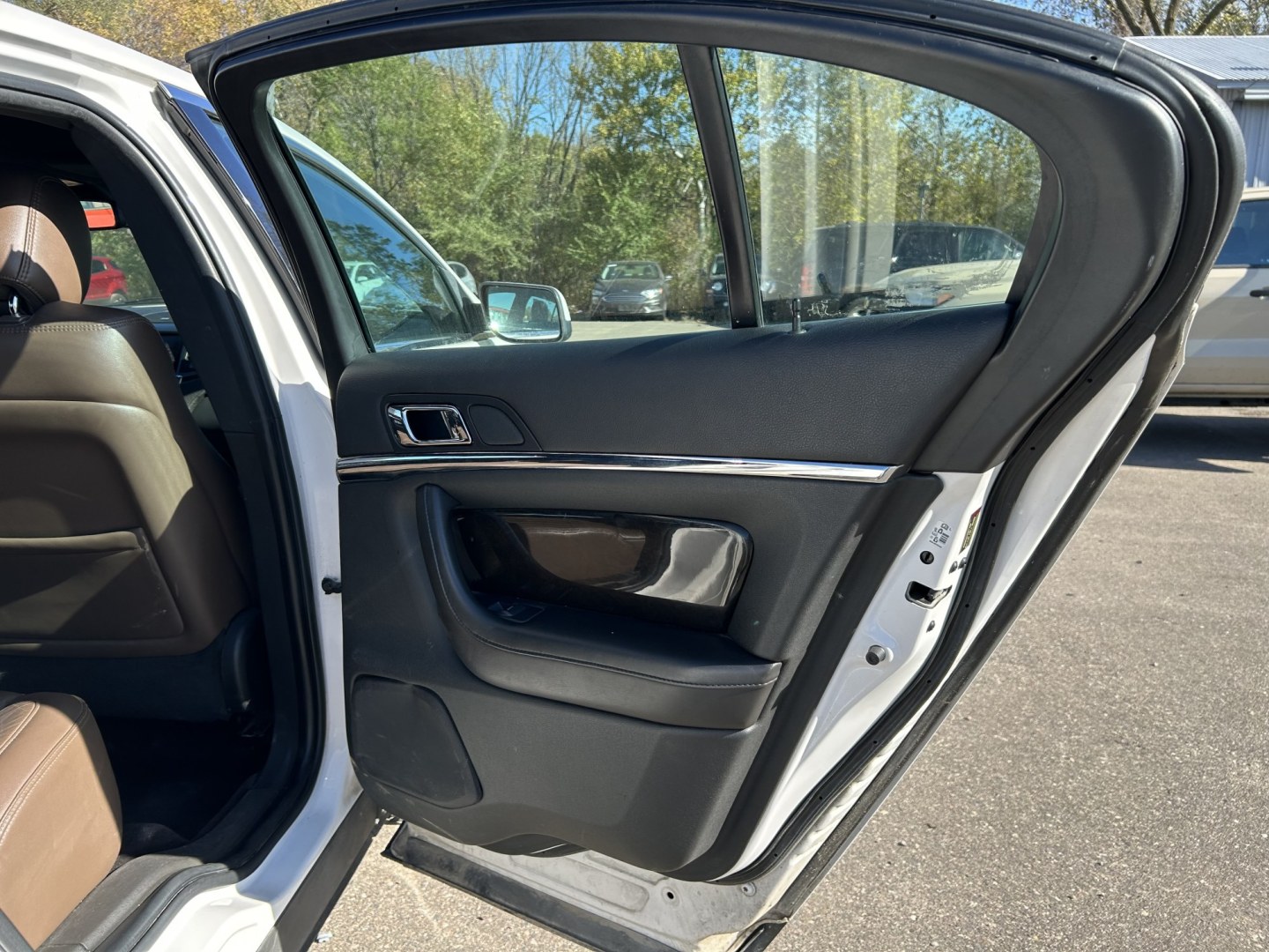 2015 Lincoln MKS FWD (1LNHL9DK3FG) with an 3.7L V6 DOHC 24V engine, 6A transmission, located at 17255 hwy 65 NE, Ham Lake, MN, 55304, 0.000000, 0.000000- Photo#12