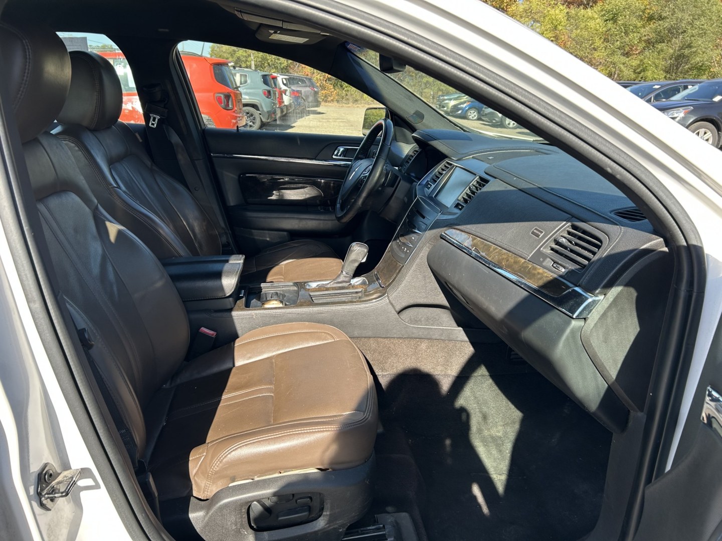 2015 Lincoln MKS FWD (1LNHL9DK3FG) with an 3.7L V6 DOHC 24V engine, 6A transmission, located at 17255 hwy 65 NE, Ham Lake, MN, 55304, 0.000000, 0.000000- Photo#15