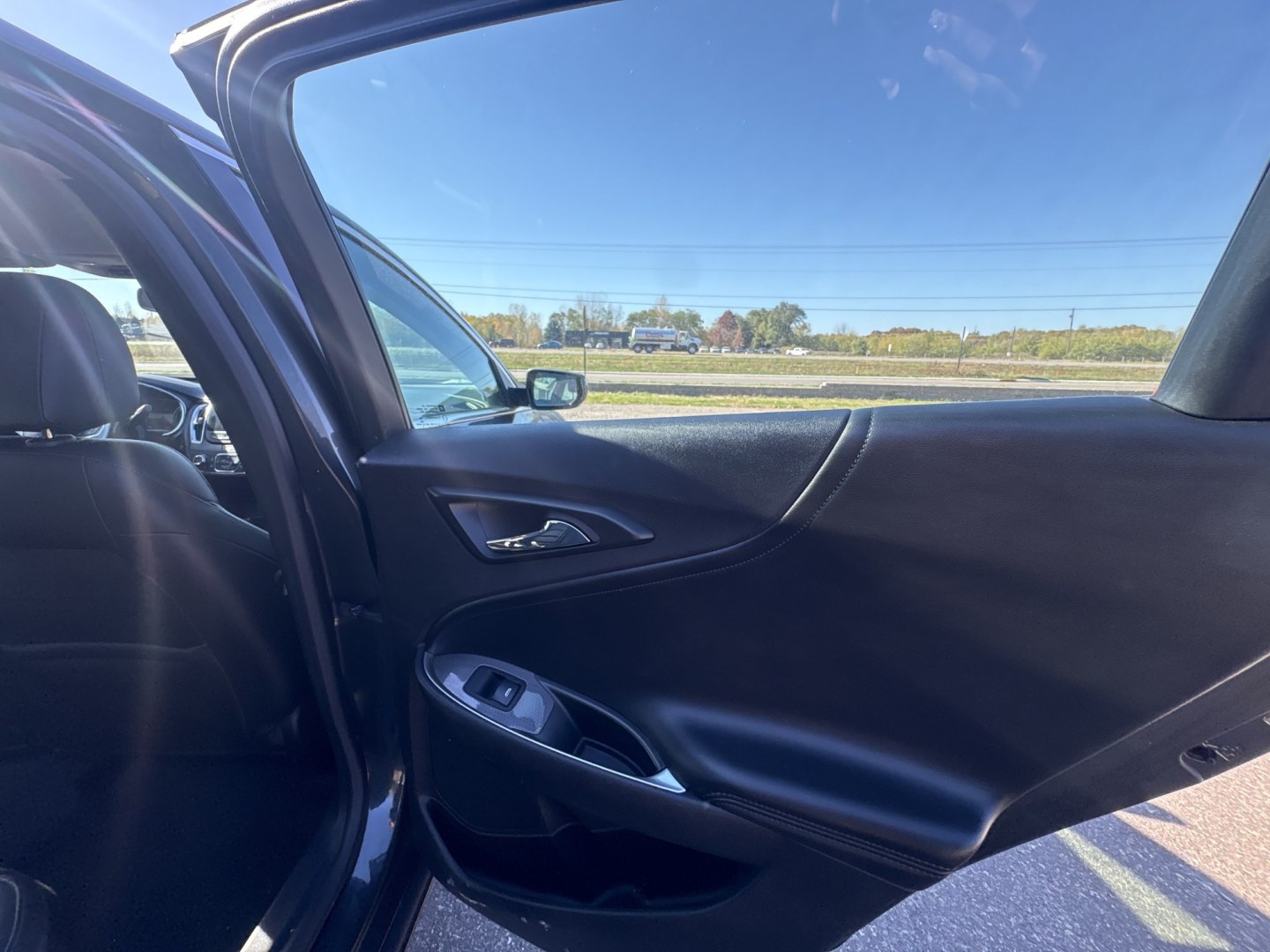 2016 Chevrolet Malibu 1LT (1G1ZE5ST1GF) with an 1.5L L4 DOHC 16V engine, 6A transmission, located at 17255 hwy 65 NE, Ham Lake, MN, 55304, 0.000000, 0.000000- Photo#12