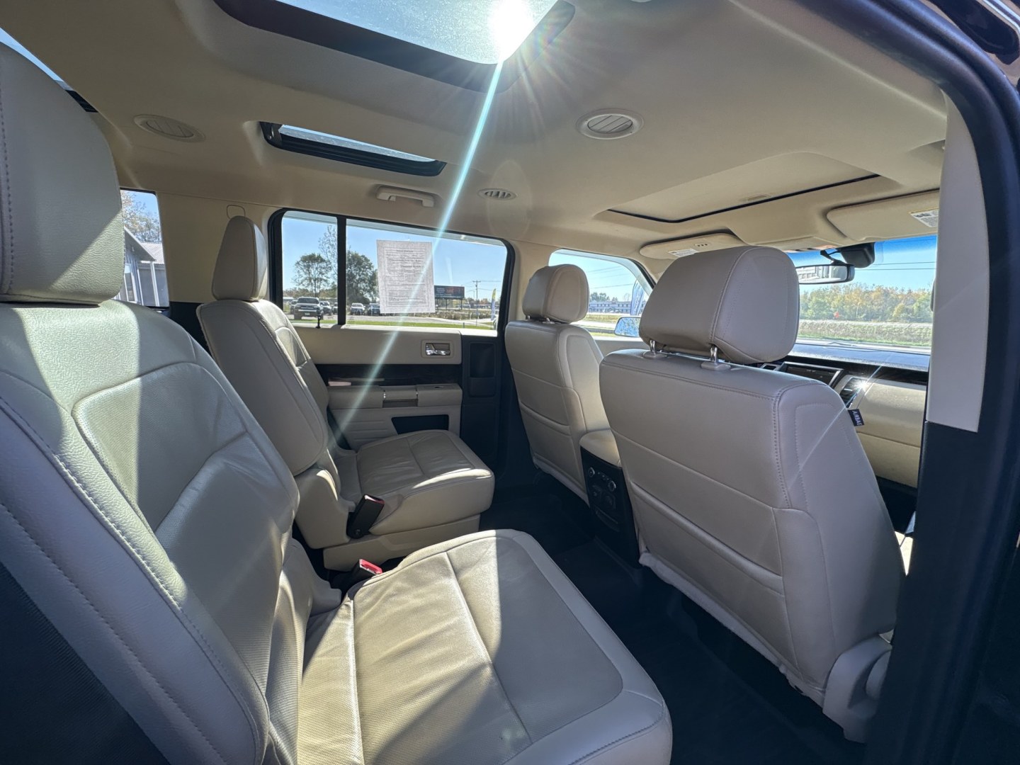 2014 Ford Flex Limited AWD w/EcoBoost (2FMHK6DT2EB) with an 3.5L V6 DOHC 24V engine, 6-Speed Automatic Overdrive transmission, located at 17255 hwy 65 NE, Ham Lake, MN, 55304, 0.000000, 0.000000- Photo#13