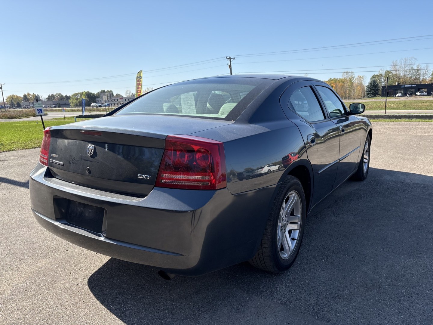 2007 Dodge Charger SE (2B3KA43G27H) with an 3.5L V6 SOHC 24V engine, 5A OD transmission, located at 17255 hwy 65 NE, Ham Lake, MN, 55304, 0.000000, 0.000000- Photo#4