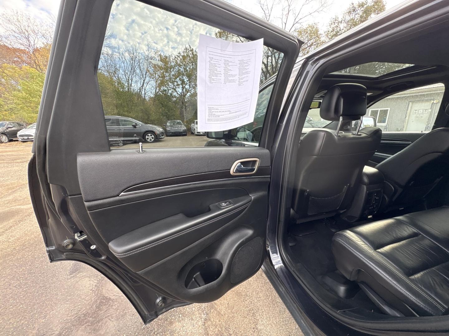2014 Jeep Grand Cherokee Limited 4WD (1C4RJFBG4EC) with an 3.6L V6 DOHC 24V engine, 5-Speed Automatic transmission, located at 17255 hwy 65 NE, Ham Lake, MN, 55304, 0.000000, 0.000000- Photo#10