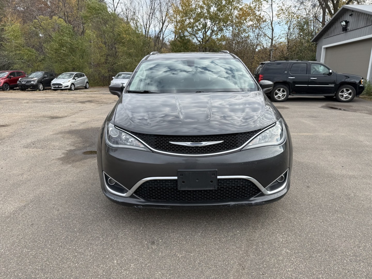 2017 Chrysler Pacifica Touring-L Plus (2C4RC1EG9HR) with an 3.6L V6 DOHC 24V engine, 9A transmission, located at 17255 hwy 65 NE, Ham Lake, MN, 55304, 0.000000, 0.000000- Photo#7