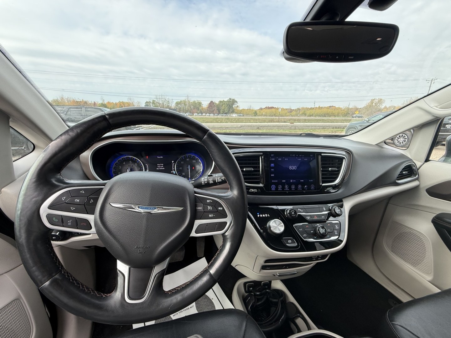 2017 Chrysler Pacifica Touring-L Plus (2C4RC1EG9HR) with an 3.6L V6 DOHC 24V engine, 9A transmission, located at 17255 hwy 65 NE, Ham Lake, MN, 55304, 0.000000, 0.000000- Photo#15