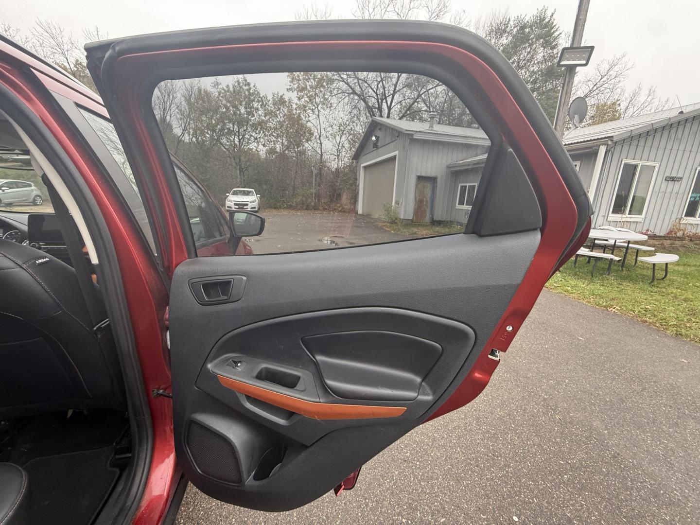 2018 Ford EcoSport SES AWD (MAJ6P1CL2JC) with an 2.0L L4 DOHC 16V engine, 6A transmission, located at 17255 hwy 65 NE, Ham Lake, MN, 55304, 0.000000, 0.000000- Photo#12