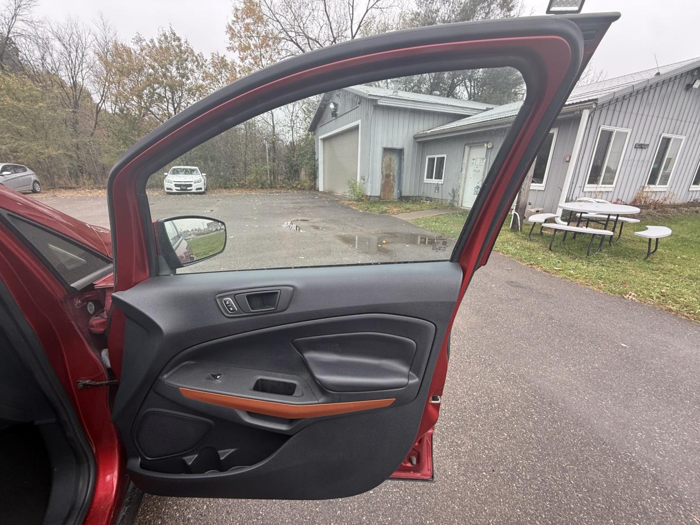 2018 Ford EcoSport SES AWD (MAJ6P1CL2JC) with an 2.0L L4 DOHC 16V engine, 6A transmission, located at 17255 hwy 65 NE, Ham Lake, MN, 55304, 0.000000, 0.000000- Photo#14