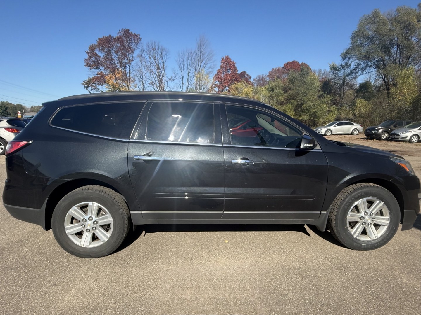 2014 Chevrolet Traverse 2LT AWD (1GNKVHKD6EJ) with an 3.6L V6 DOHC 24V engine, 6-Speed Automatic transmission, located at 17255 hwy 65 NE, Ham Lake, MN, 55304, 0.000000, 0.000000- Photo#5