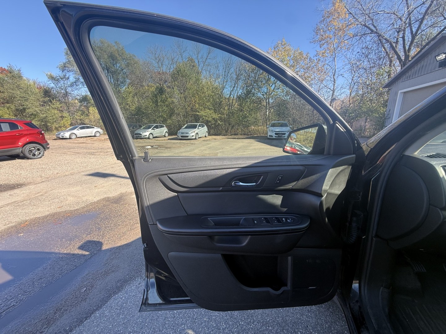 2014 Chevrolet Traverse 2LT AWD (1GNKVHKD6EJ) with an 3.6L V6 DOHC 24V engine, 6-Speed Automatic transmission, located at 17255 hwy 65 NE, Ham Lake, MN, 55304, 0.000000, 0.000000- Photo#8