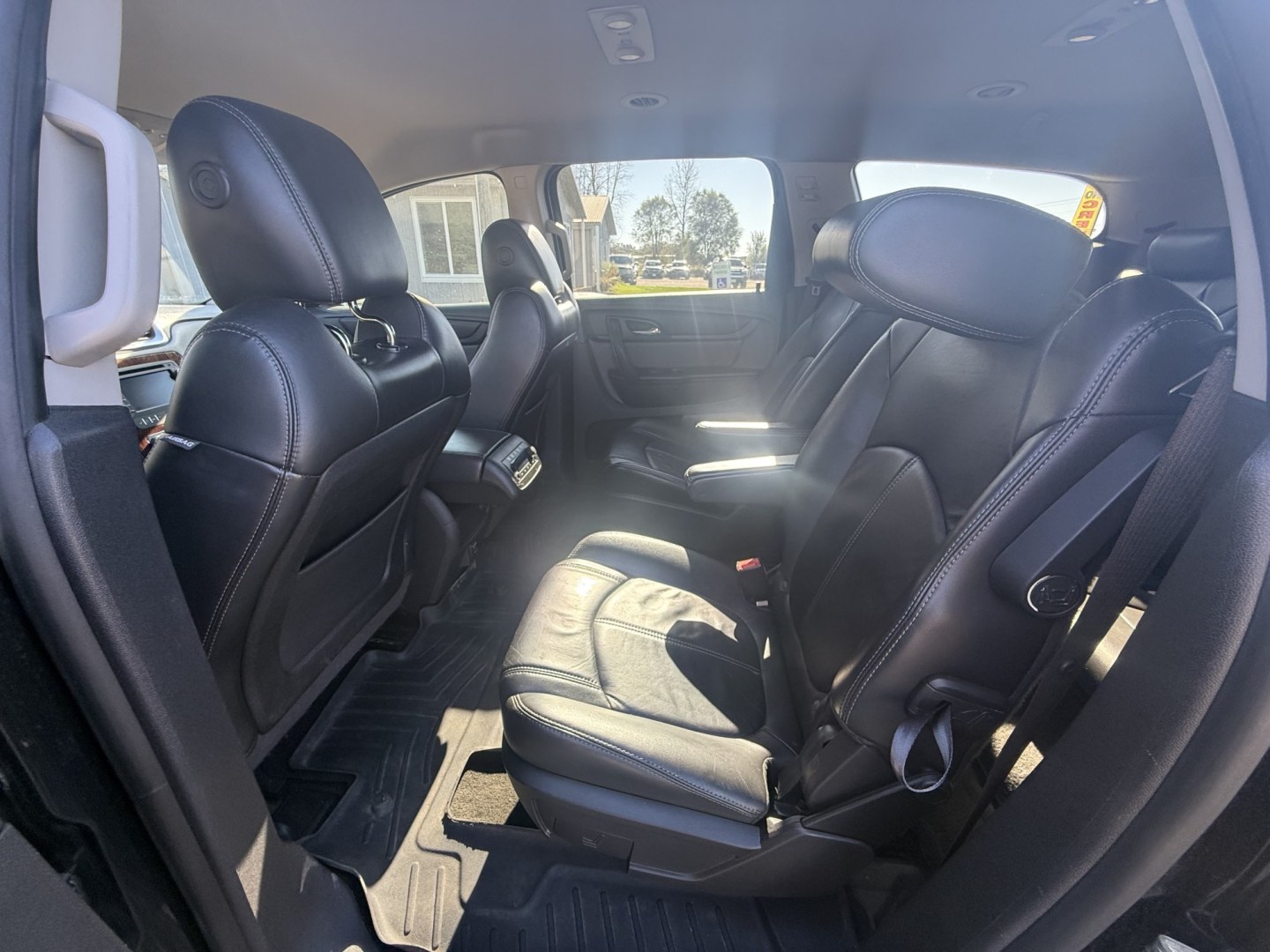 2014 Chevrolet Traverse 2LT AWD (1GNKVHKD6EJ) with an 3.6L V6 DOHC 24V engine, 6-Speed Automatic transmission, located at 17255 hwy 65 NE, Ham Lake, MN, 55304, 0.000000, 0.000000- Photo#11