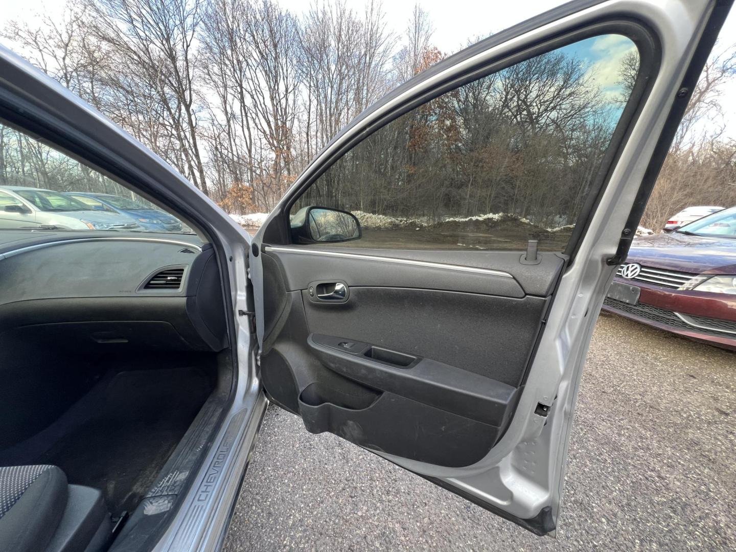 2011 Silver Chevrolet Malibu 1LT (1G1ZC5E18BF) with an 2.4L L4 DOHC 16V engine, 4-Speed Automatic transmission, located at 17255 hwy 65 NE, Ham Lake, MN, 55304, 0.000000, 0.000000 - Photo#14