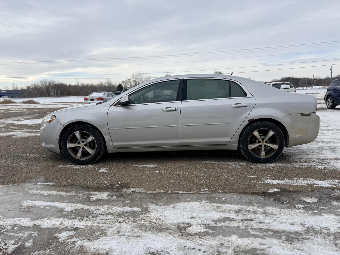 2011 Silver Chevrolet Malibu 1LT (1G1ZC5E18BF) with an 2.4L L4 DOHC 16V engine, 4-Speed Automatic transmission, located at 17255 hwy 65 NE, Ham Lake, MN, 55304, 0.000000, 0.000000 - Photo#1