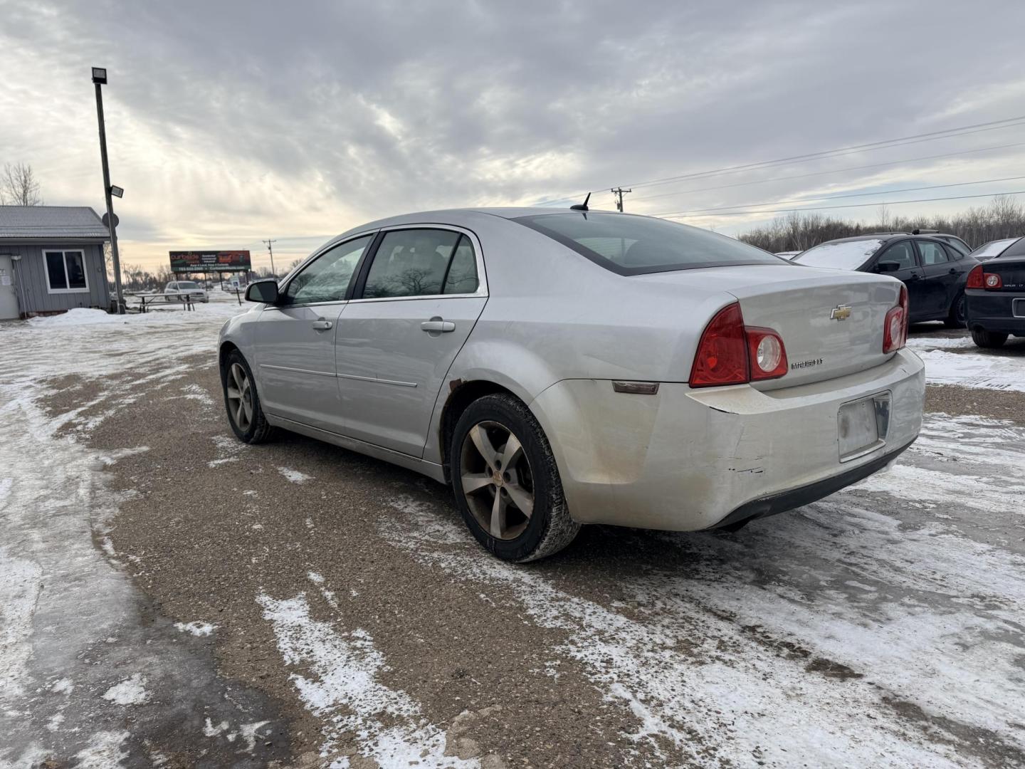 2011 Silver Chevrolet Malibu 1LT (1G1ZC5E18BF) with an 2.4L L4 DOHC 16V engine, 4-Speed Automatic transmission, located at 17255 hwy 65 NE, Ham Lake, MN, 55304, 0.000000, 0.000000 - Photo#2