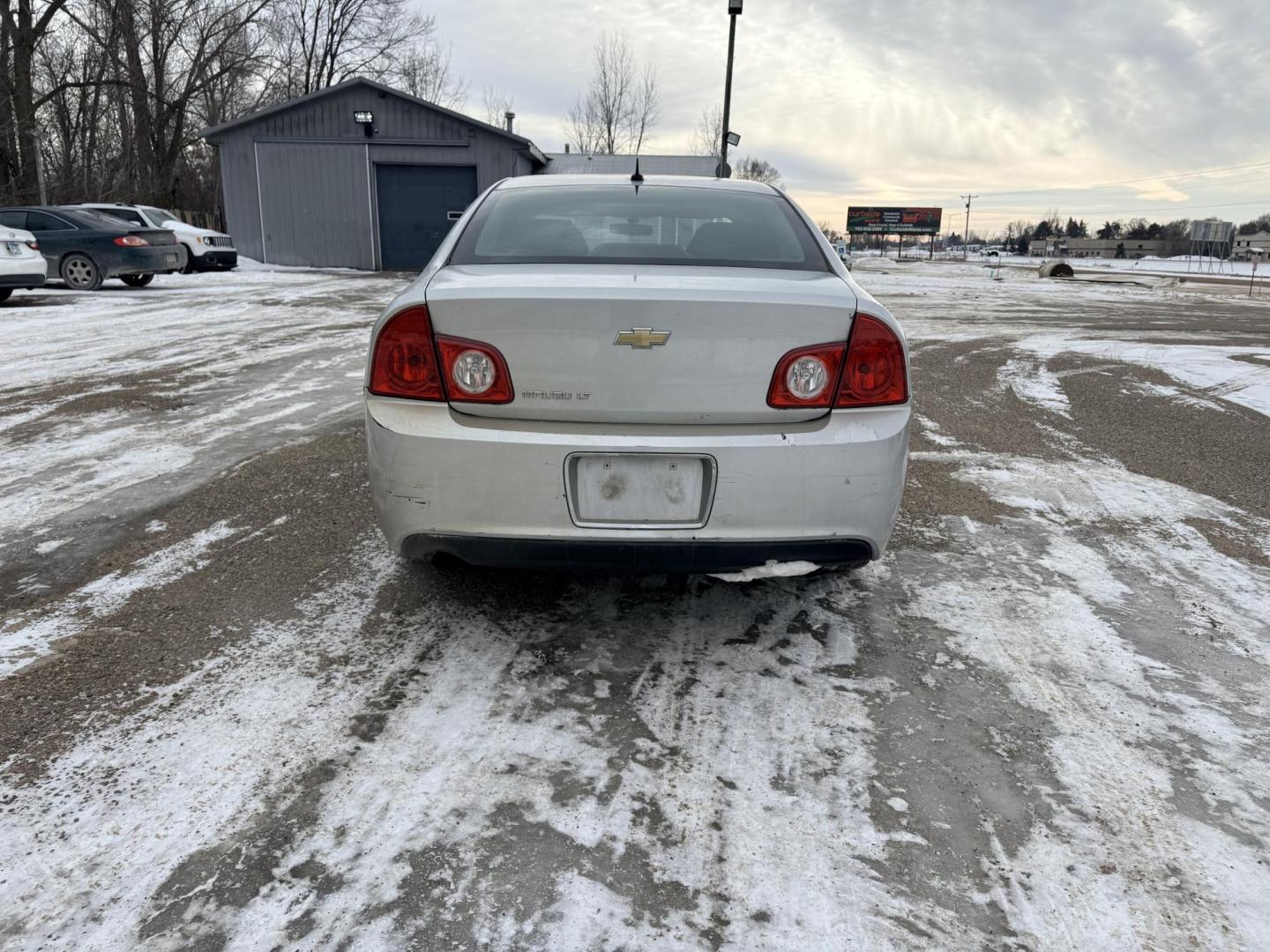 2011 Silver Chevrolet Malibu 1LT (1G1ZC5E18BF) with an 2.4L L4 DOHC 16V engine, 4-Speed Automatic transmission, located at 17255 hwy 65 NE, Ham Lake, MN, 55304, 0.000000, 0.000000 - Photo#3