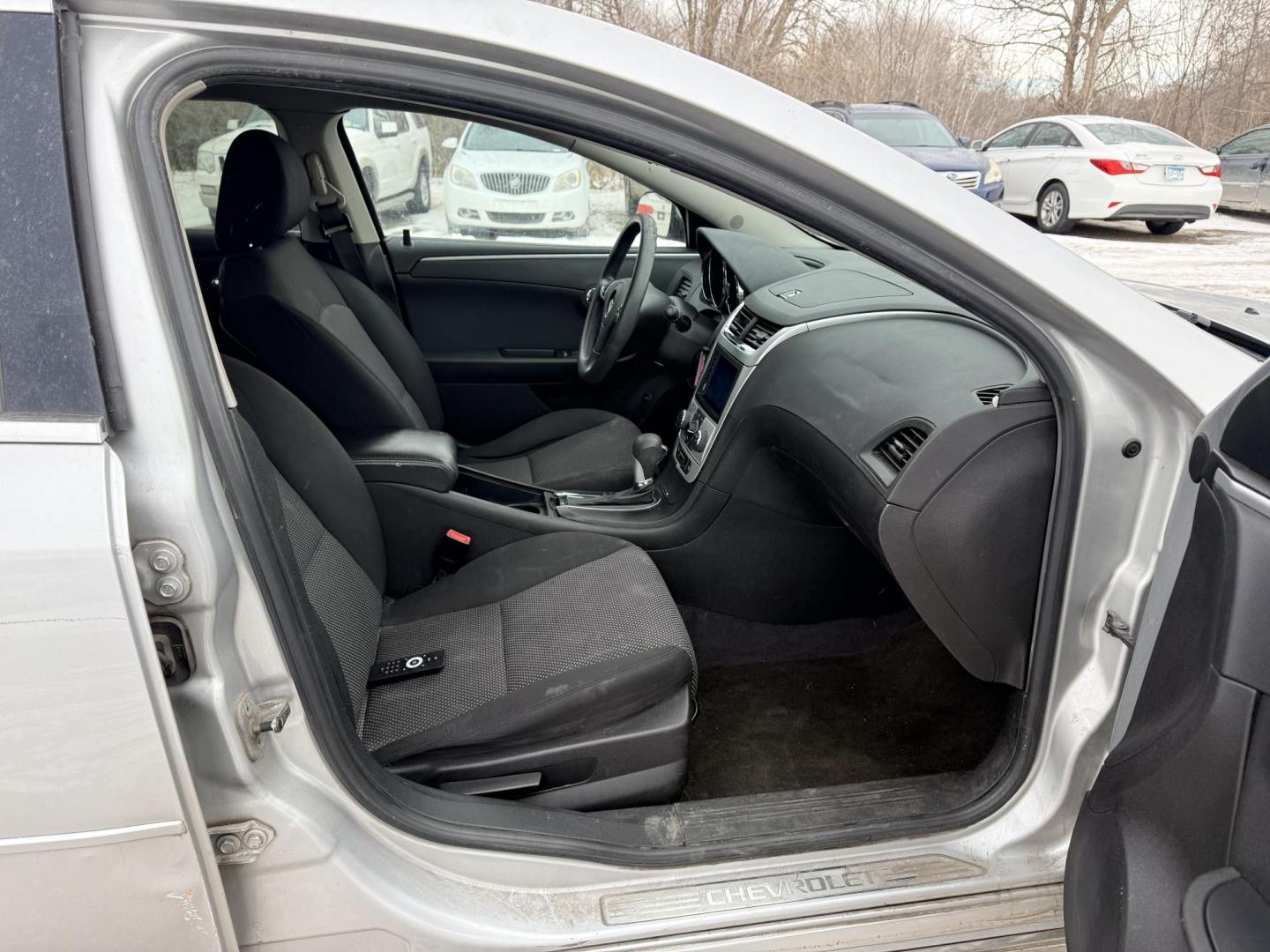 2011 Silver Chevrolet Malibu 1LT (1G1ZC5E18BF) with an 2.4L L4 DOHC 16V engine, 4-Speed Automatic transmission, located at 17255 hwy 65 NE, Ham Lake, MN, 55304, 0.000000, 0.000000 - Photo#15