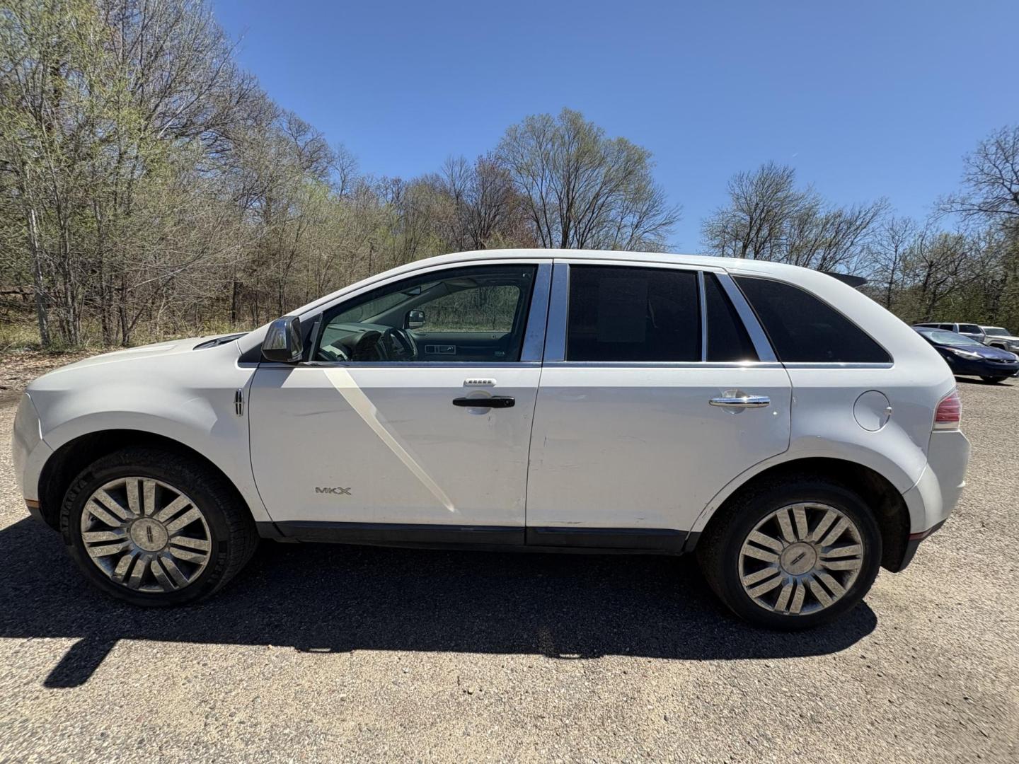 2010 White Lincoln MKX AWD (2LMDJ8JC3AB) with an 3.5L V6 DOHC 24V engine, 6-Speed Automatic transmission, located at 17255 hwy 65 NE, Ham Lake, MN, 55304, 0.000000, 0.000000 - Photo#1