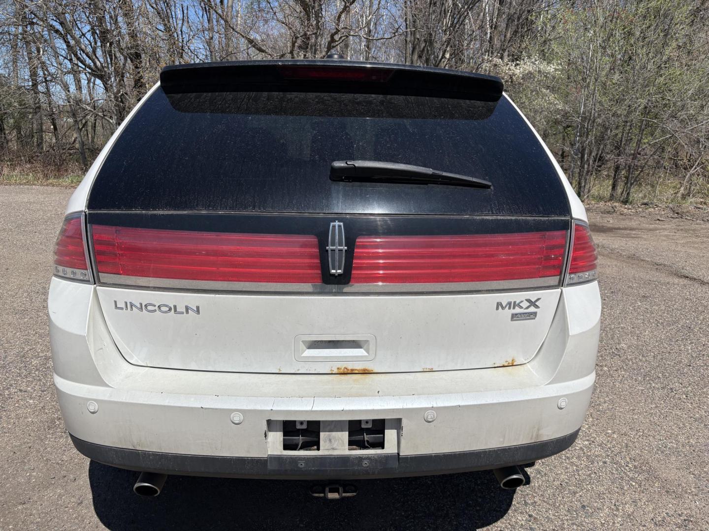 2010 White Lincoln MKX AWD (2LMDJ8JC3AB) with an 3.5L V6 DOHC 24V engine, 6-Speed Automatic transmission, located at 17255 hwy 65 NE, Ham Lake, MN, 55304, 0.000000, 0.000000 - Photo#3