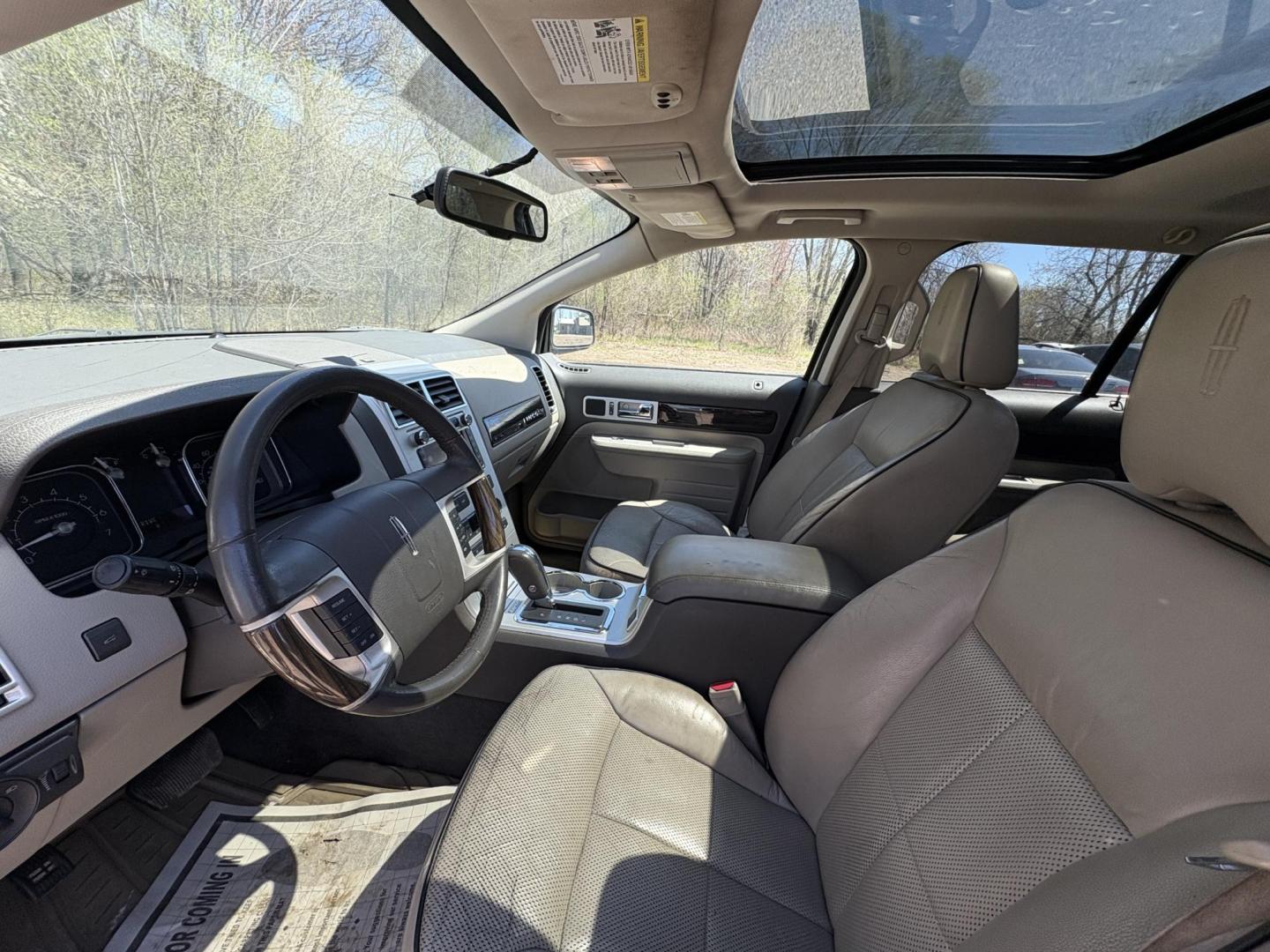 2010 White Lincoln MKX AWD (2LMDJ8JC3AB) with an 3.5L V6 DOHC 24V engine, 6-Speed Automatic transmission, located at 17255 hwy 65 NE, Ham Lake, MN, 55304, 0.000000, 0.000000 - Photo#9