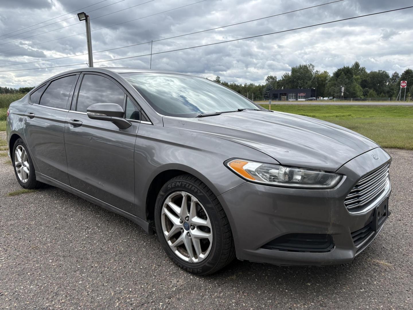 2013 Gray Ford Fusion SE (3FA6P0H74DR) with an 2.5L L4 DOHC 16V engine, located at 17255 hwy 65 NE, Ham Lake, MN, 55304, 0.000000, 0.000000 - Photo#6