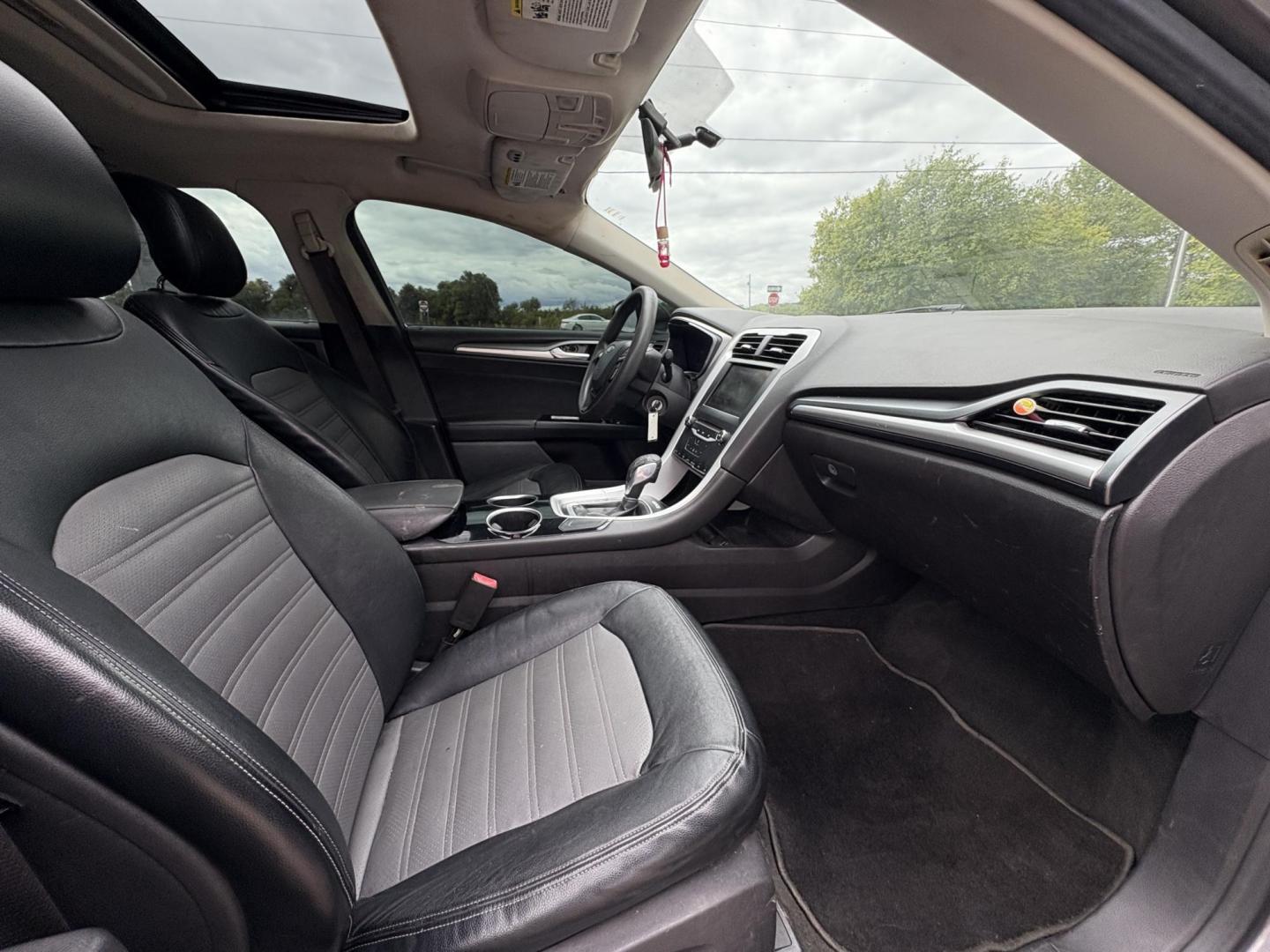 2013 Gray Ford Fusion SE (3FA6P0H74DR) with an 2.5L L4 DOHC 16V engine, located at 17255 hwy 65 NE, Ham Lake, MN, 55304, 0.000000, 0.000000 - Photo#15