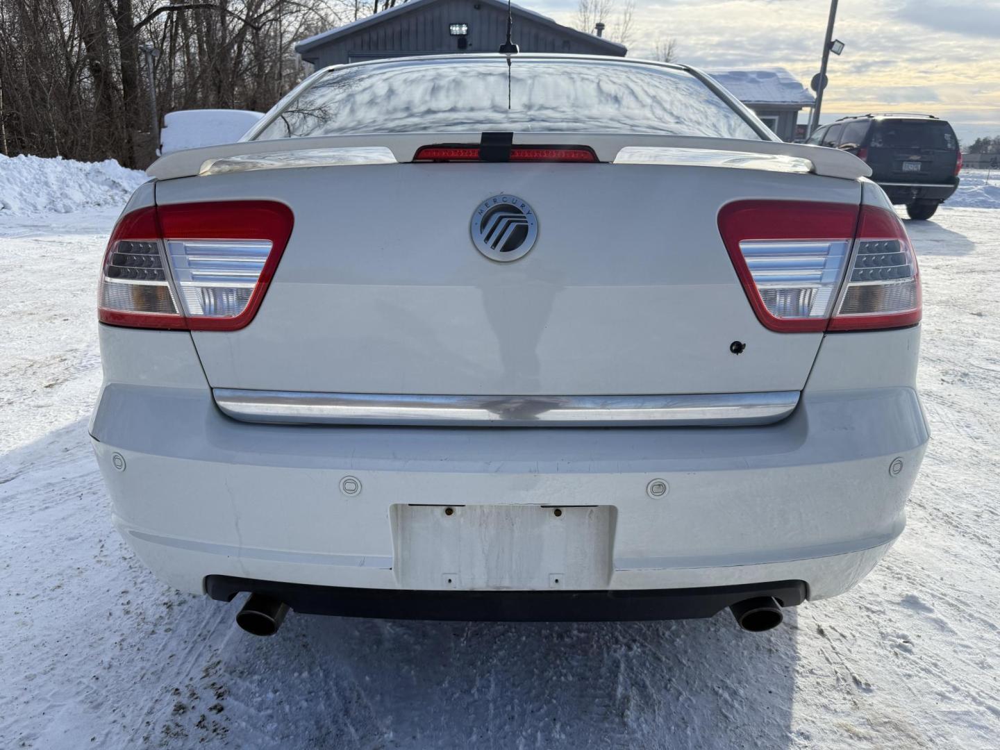 2009 White Mercury Milan V6 Premier (3MEHM08139R) with an 3.0L V6 DOHC 24V engine, 6-Speed Automatic transmission, located at 17255 hwy 65 NE, Ham Lake, MN, 55304, 0.000000, 0.000000 - Photo#3